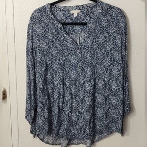Westport 1962 Blue and White Floral Long Sleeve V Neck Blouse